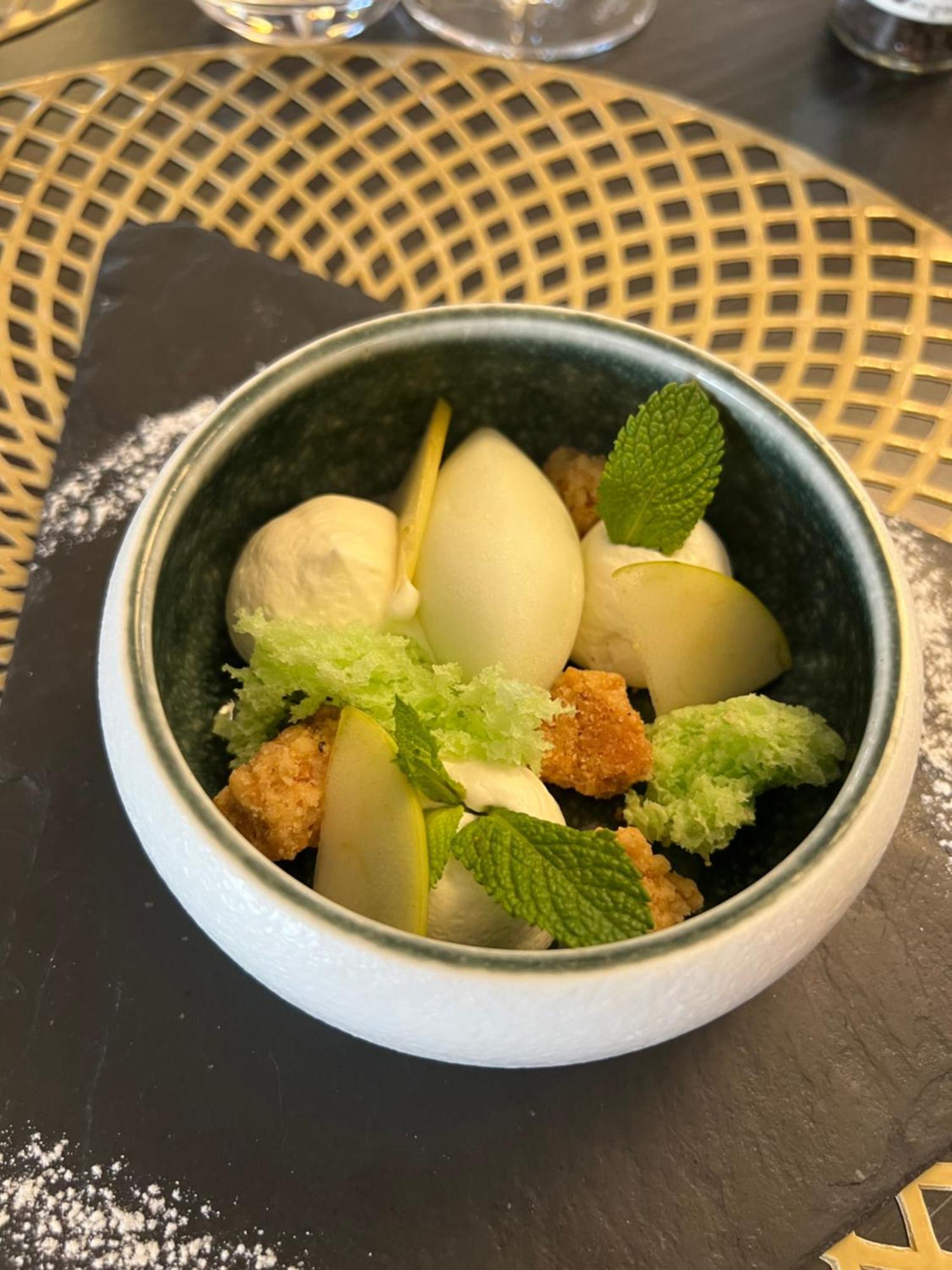 La Glycine Hotel, Spa Et Bien-Etre Hotel Bénouville