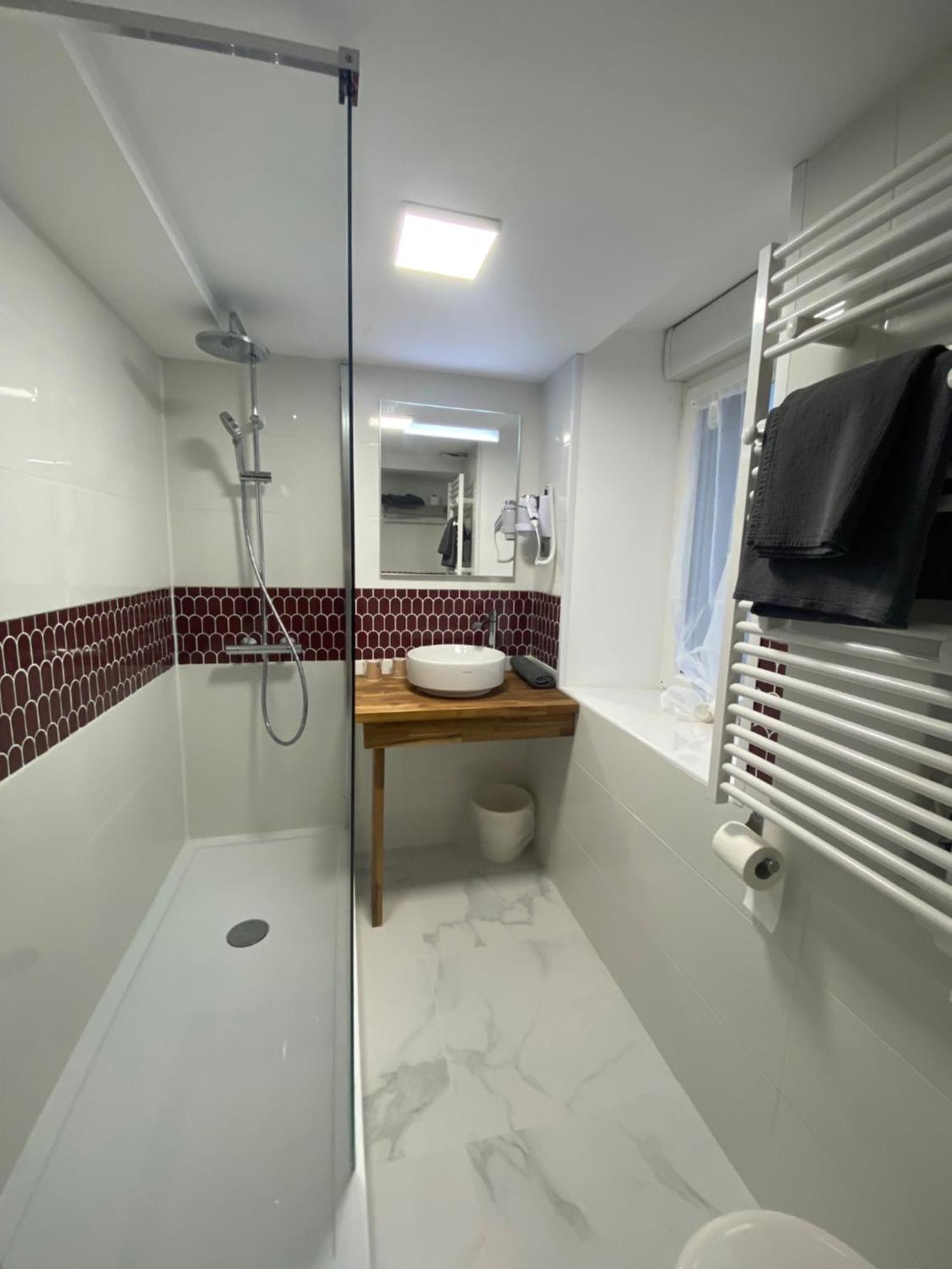 La Glycine Hotel, Et Bien-etre Hotel 2*